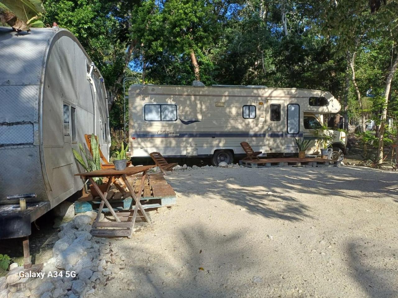 Hotel Momotoh Camper Xpujil Exteriér fotografie