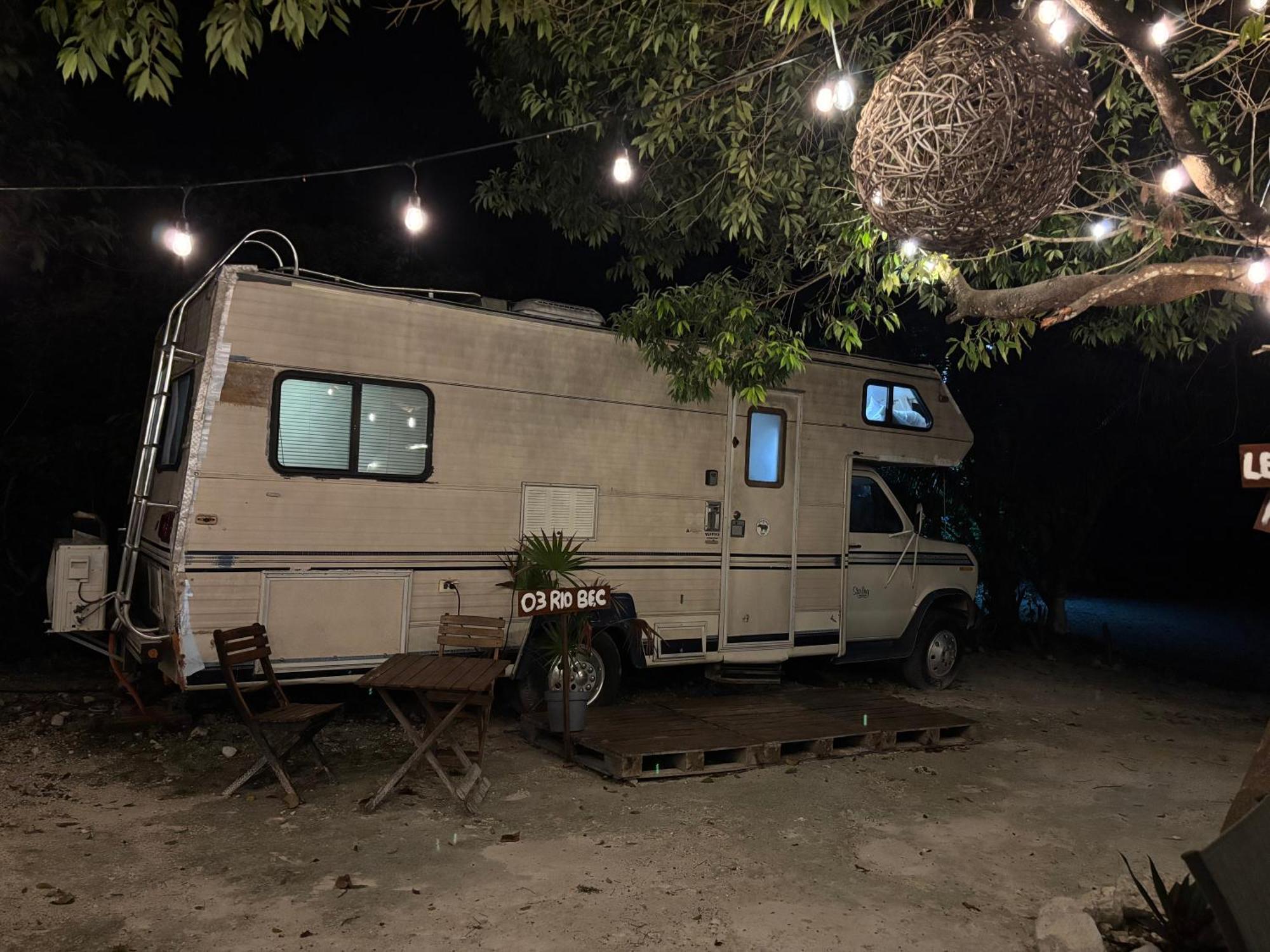 Hotel Momotoh Camper Xpujil Exteriér fotografie
